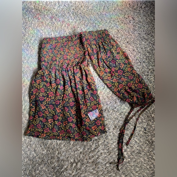 💖BOGO💖American Eagle Outfitters Black Floral Blouse - Picture 5 of 5